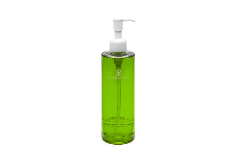 2HR Aquarist APT 1 Zero fertilizer bottle for aquatic plants, with clear label and cap, used in freshwater tanks.