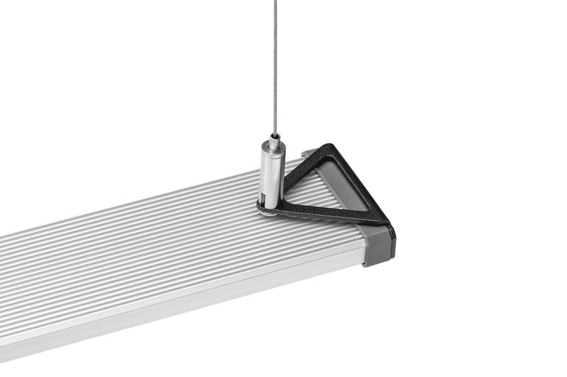 Chihiros B Series hanging lighting kit for aquarium illumination, featuring adjustable mounting brackets and sleek design.