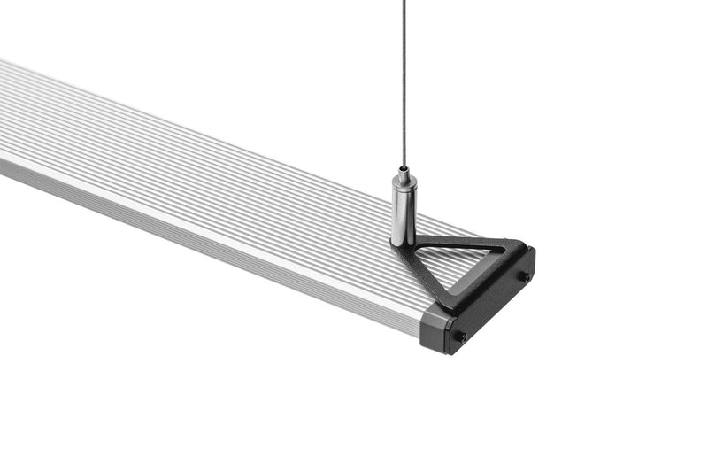 Chihiros B Series Hanging Kit for aquarium lighting, includes mounting hardware and cords for easy installation.