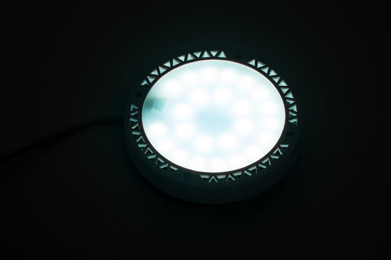 Chihiros Magnetic Light 2 for aquarium lighting, compact LED light with magnetic mount, designed for easy installation and efficient illumination.