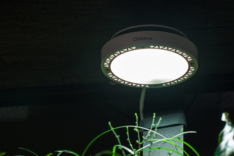 Chihiros Magnetic Light 2, a sleek LED lighting device with magnetic mount for aquarium illumination, branded by Chihiros.