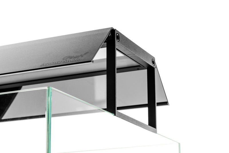 Chihiros WRGB II PRO lighting shade with mirror for aquarium LED light, designed for optimal light diffusion and reflection.