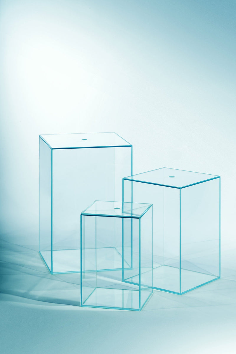 Clear UNS 20TM 3.2-gallon prism rimless tank by Ultum Nature Systems with sleek, frameless glass design for freshwater or marine use.