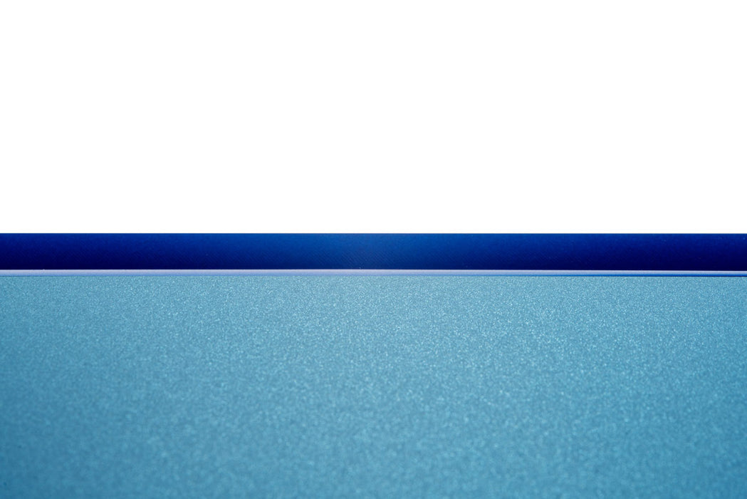 Ultum Nature Systems UNS 5N 4.6-gallon limited edition rimless aquarium with sleek glass design and minimal frame.