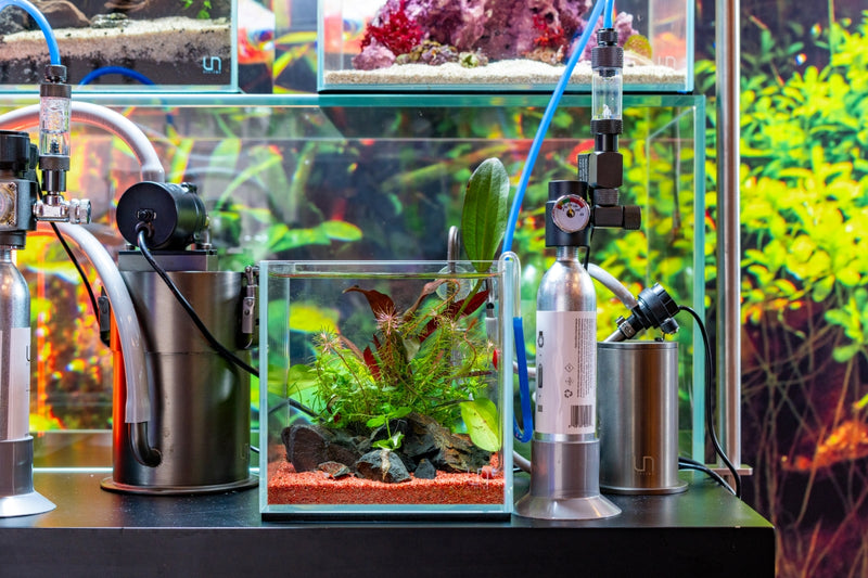 UNSCO2 Micro CO2 Complete Kit with 7 pieces for aquarium plants, includes CO2 diffuser, tubing, and accessories.