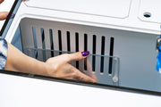 Rimless UNS Reef System R90 aquarium by Ultum Nature Systems with clear glass and sleek design for marine setups.