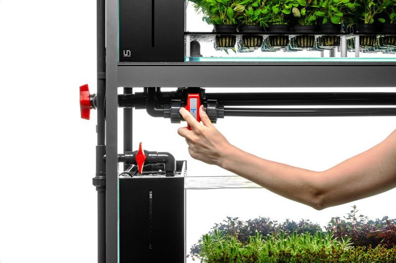 Buce Plant UNS Stem Plant Holding System 90 with triple deck design for secure aquatic plant support and organization.