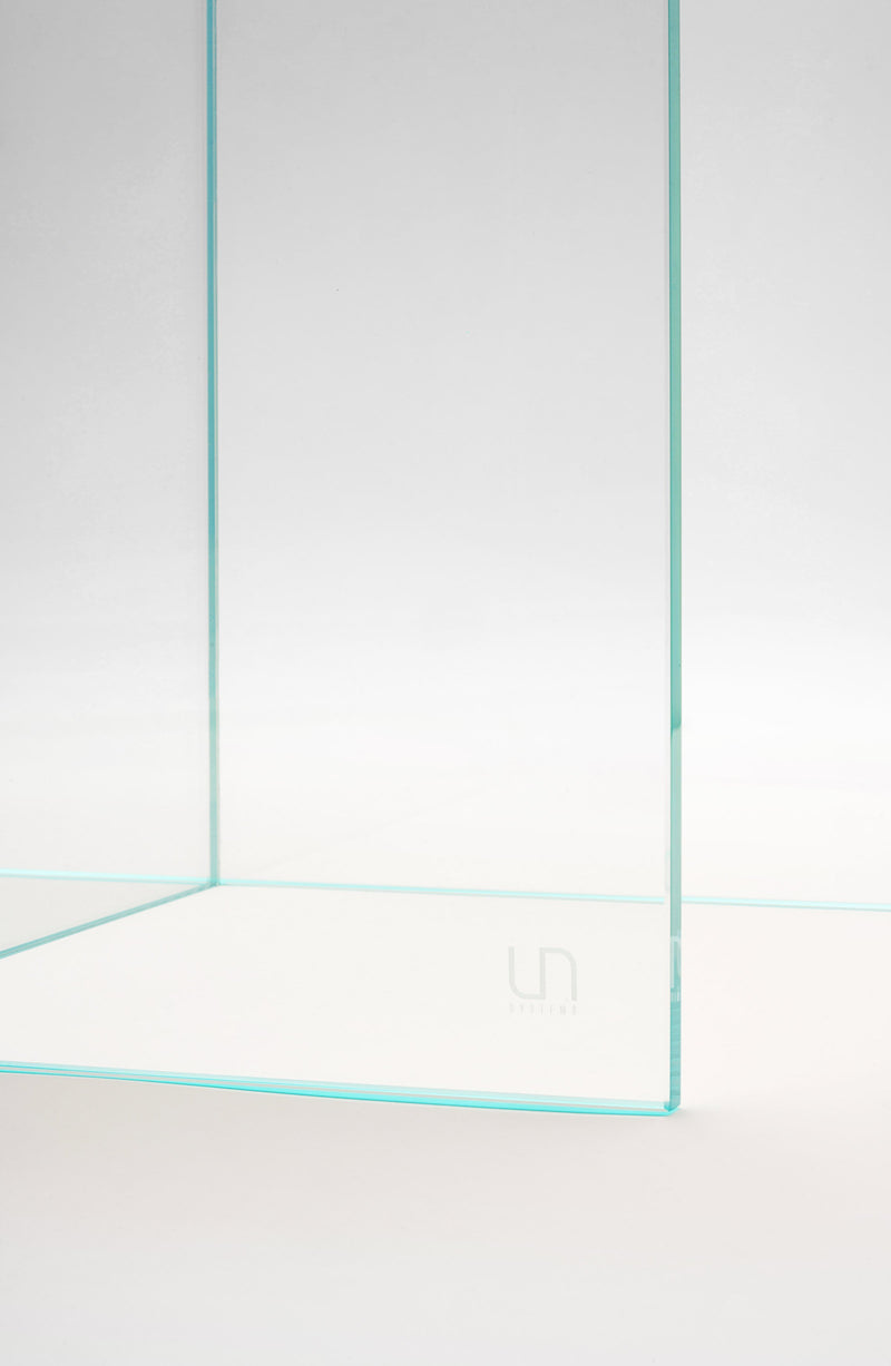 Glass aquarium stand by Ultum Nature Systems for UNS 60U aquarium, featuring sturdy construction and sleek design.